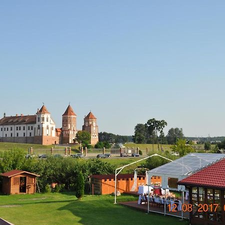 Hotel Usadba Zamkovoe Predmestie Mir Exteriér fotografie