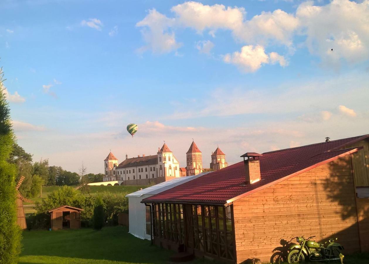 Hotel Usadba Zamkovoe Predmestie Mir Exteriér fotografie