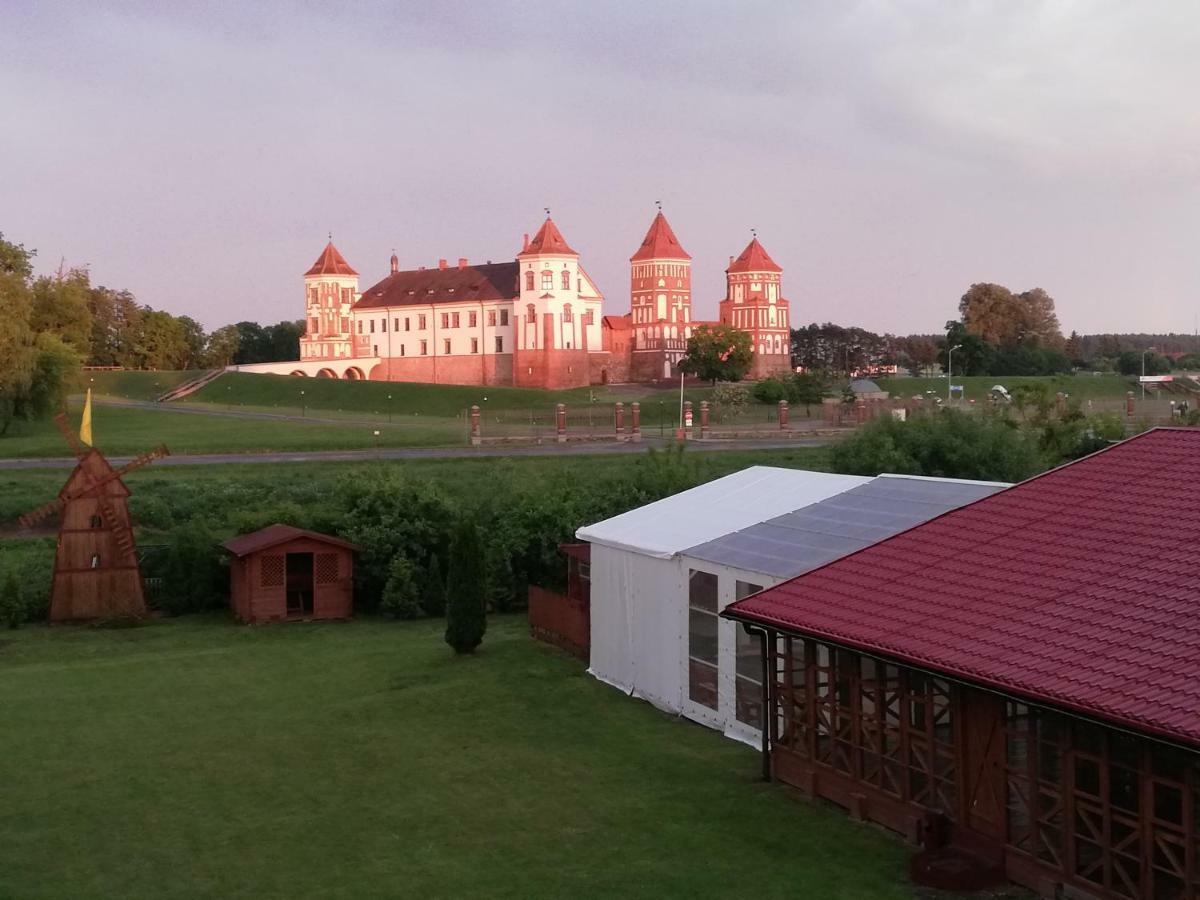 Hotel Usadba Zamkovoe Predmestie Mir Exteriér fotografie