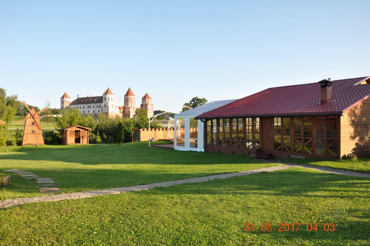 Hotel Usadba Zamkovoe Predmestie Mir Exteriér fotografie