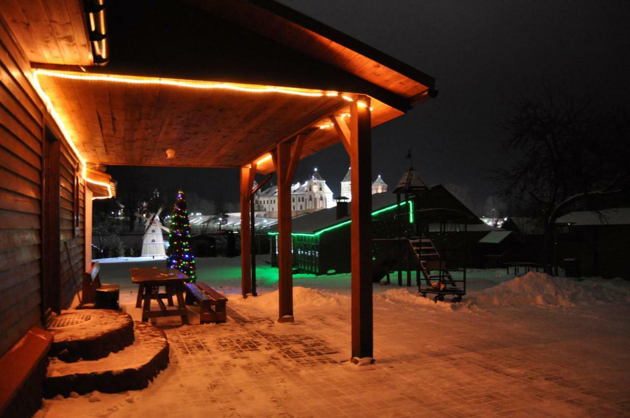 Hotel Usadba Zamkovoe Predmestie Mir Exteriér fotografie